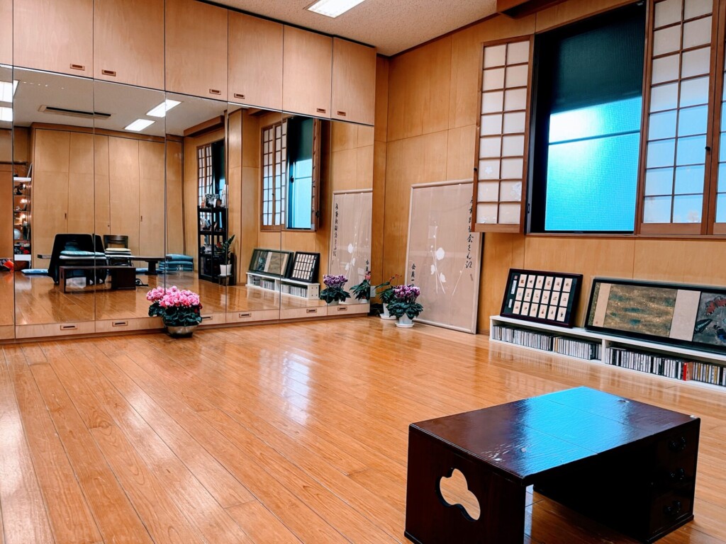 七々扇流千葉教室の稽古場|鏡張りの和室・千葉市中央区・京成千葉中央駅より徒歩10分