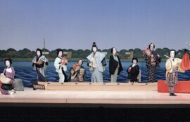 七々扇流日本舞踊の舞台で、古典作品「乗合船」を複数名で演じている様子