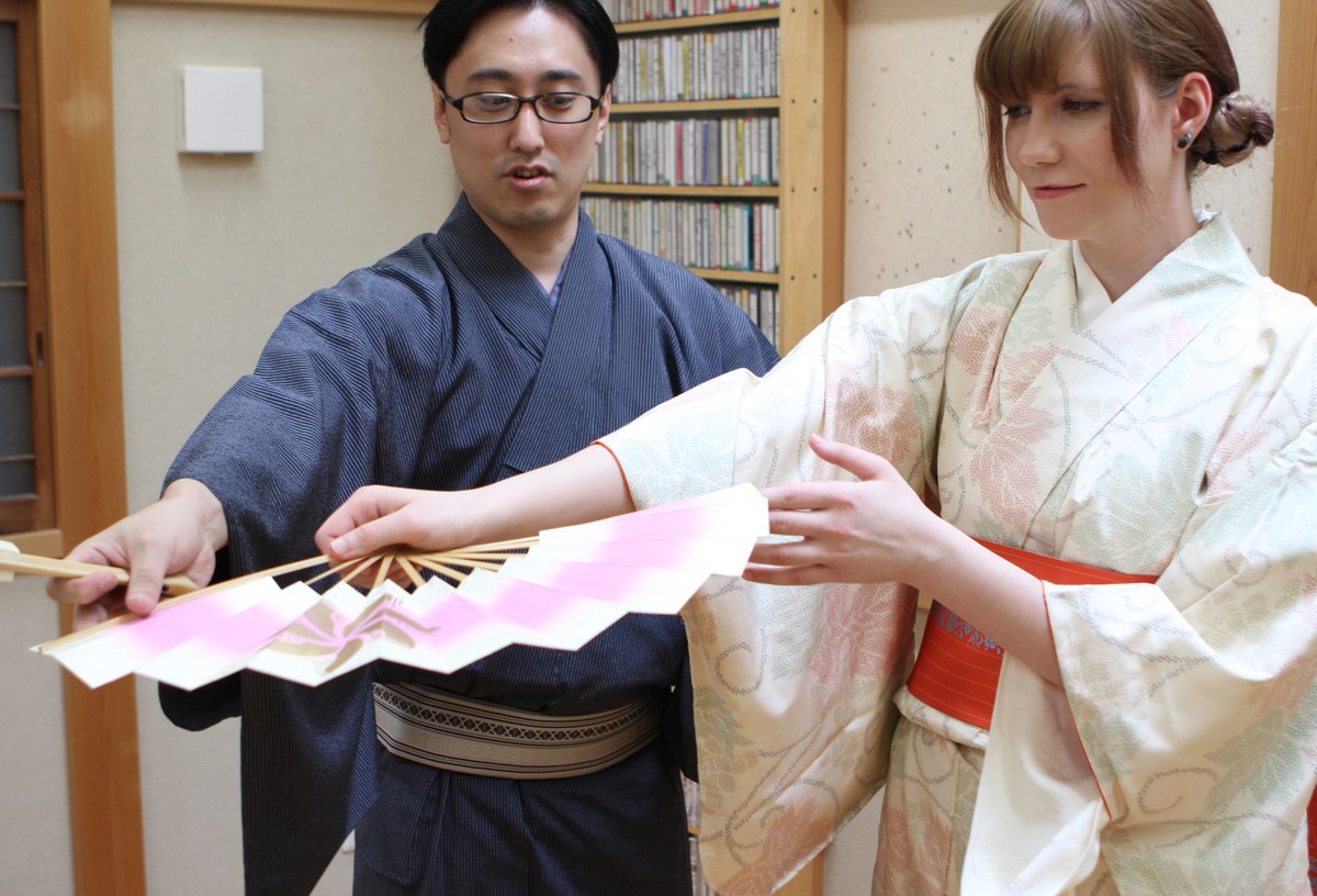 七々扇 花瑞王による扇子の指導